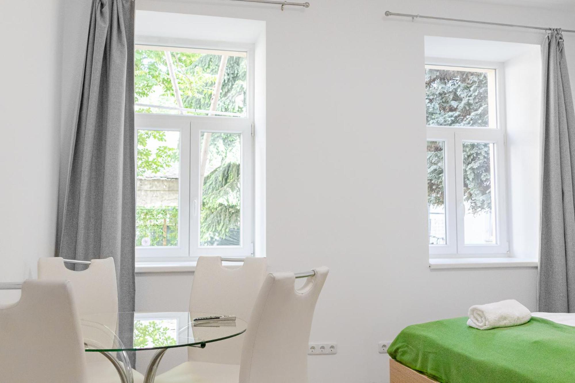Lovely 2Br Shared Apartment, Enkplatz U3, 15Min To Center Bécs Kültér fotó