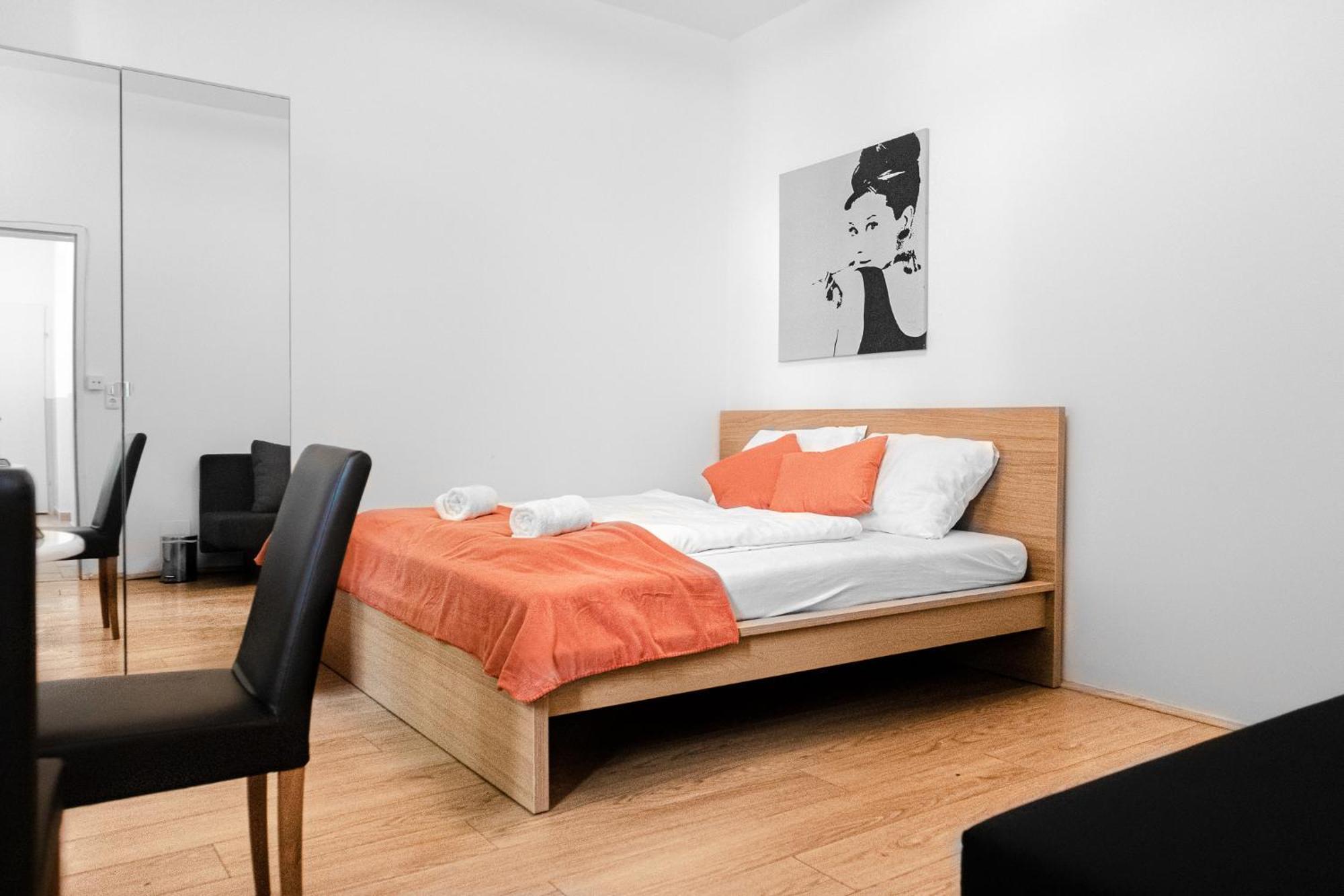 Lovely 2Br Shared Apartment, Enkplatz U3, 15Min To Center Bécs Kültér fotó