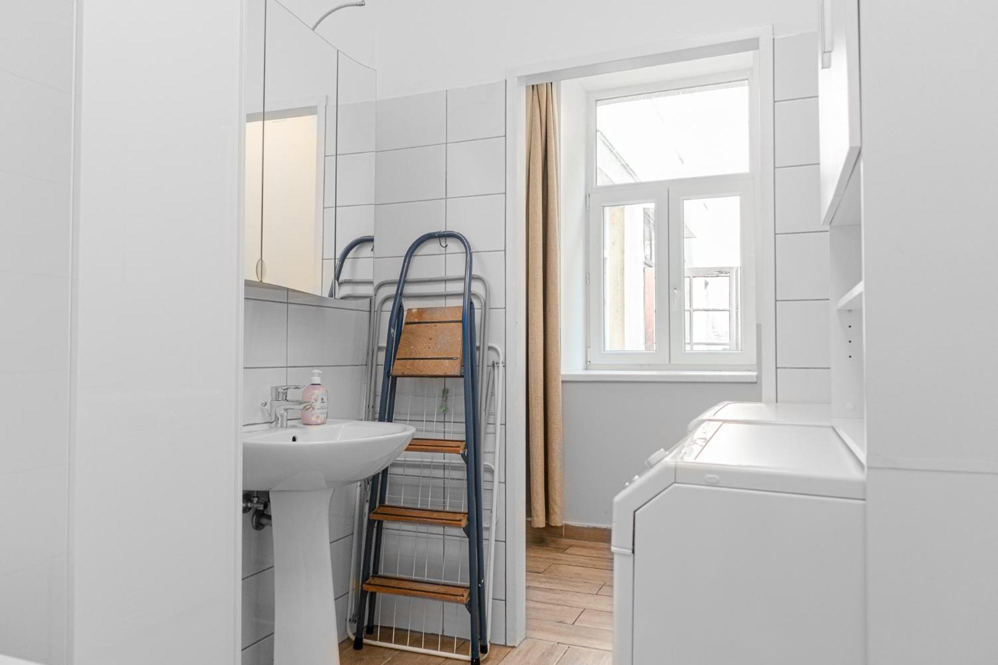 Lovely 2Br Shared Apartment, Enkplatz U3, 15Min To Center Bécs Kültér fotó